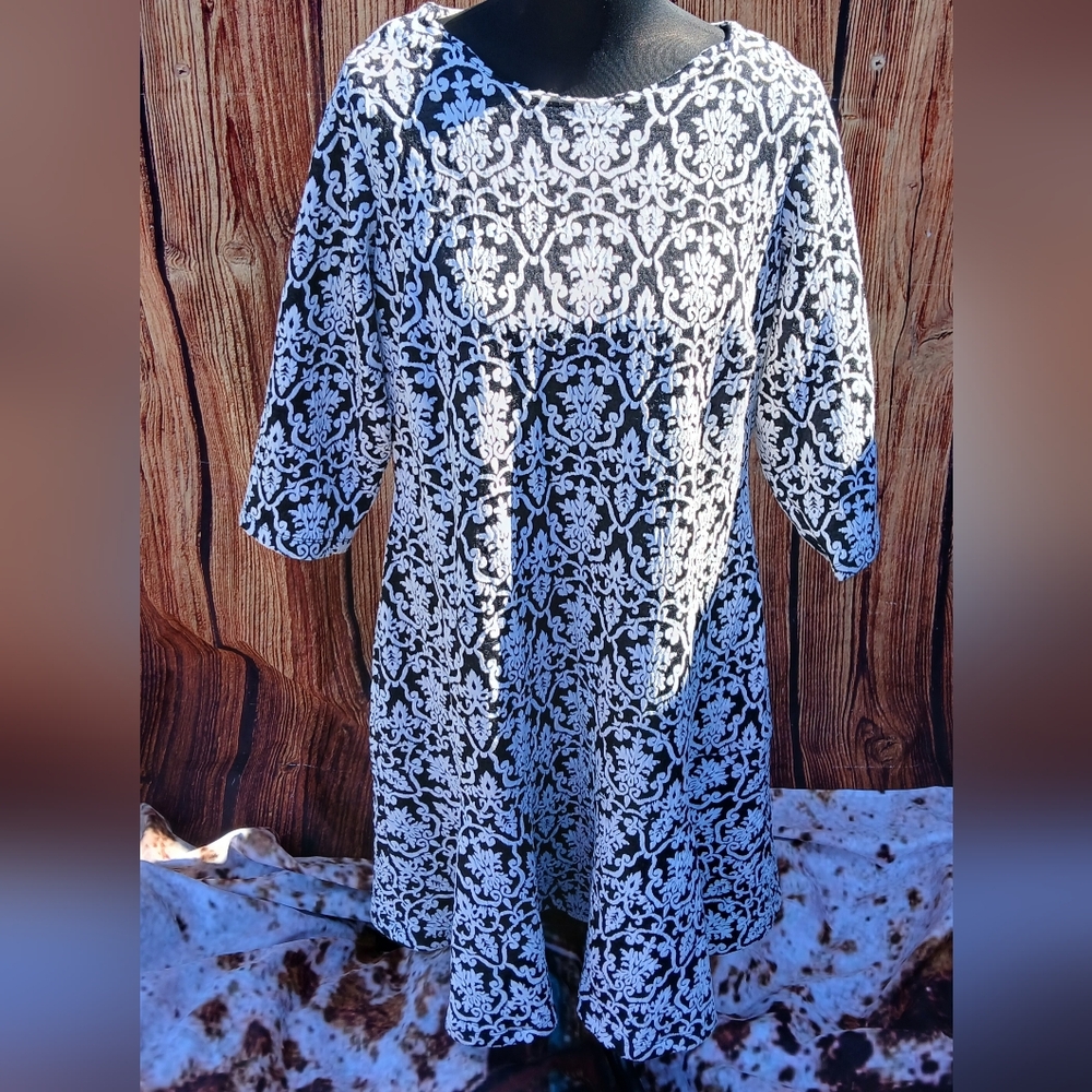 Elegant Black and White Lace Top